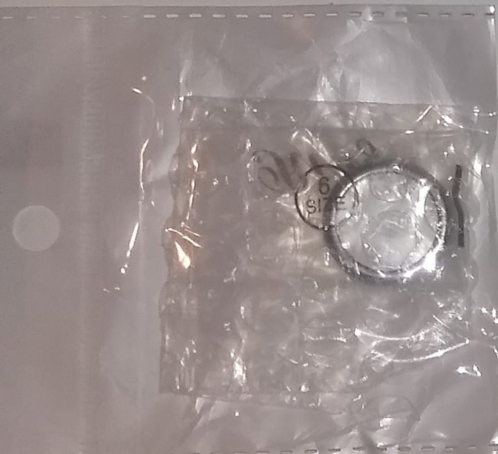 "New" (Size 6) Stylish Silver-Plated Magnetic Ring 19