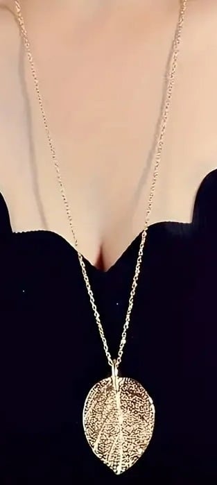 "New" Stunning Leaf-Shaped Pendant Necklace 16