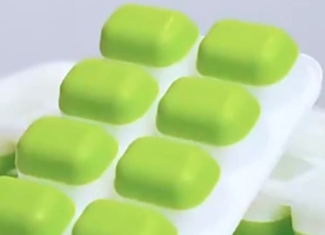 "New" Flexible 14 Grids Square Ice Tray with Spill-Proof Lids 16