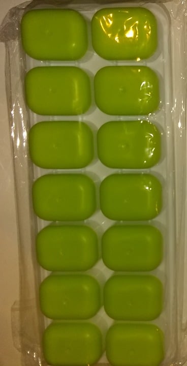 "New" Flexible 14 Grids Square Ice Tray with Spill-Proof Lids 16