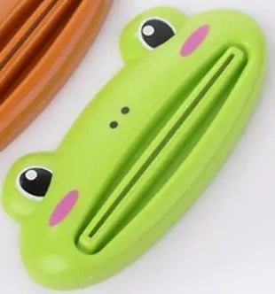 "New" 5 Pc Green Froggy Face Cartoon Toothpaste Squeezer 16