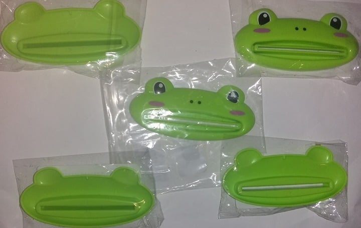"New" 5 Pc Green Froggy Face Cartoon Toothpaste Squeezer 16