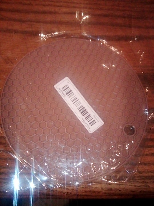"New" 6.7 Inch Round Honeycomb Silicone Placemat & Non-Slip Pot Holder 13