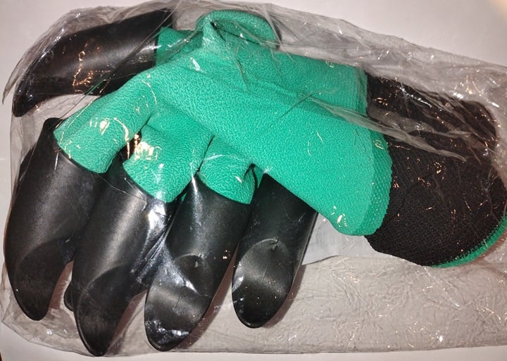 "New" Waterproof Gardening Gloves with Claw Design                            14