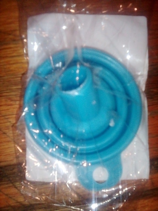 "New" Foldable Silicone Funnel Suitable for Kitchen Supplies                  13