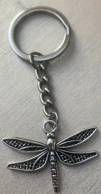 "New" Vintage Dragonfly Pendant Key Ring/Keychain                            17