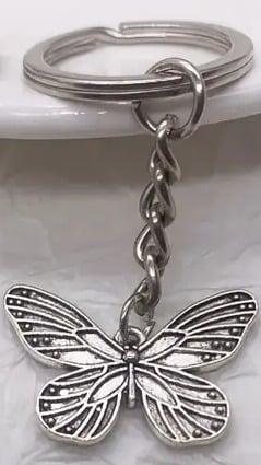 "New" Vintage Butterfly Pendant Keychain                                      17