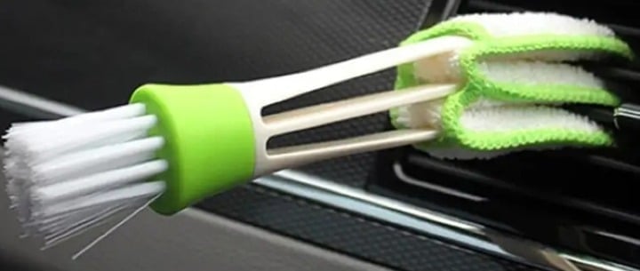 "New" Mini Car Vent/Home Blind Cleaner Brush Duster                           13