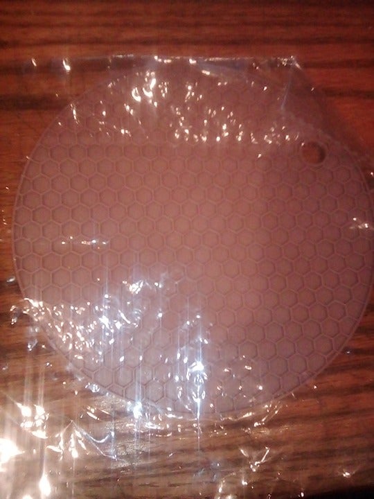 "New" 6.7 Inch Round Honeycomb Silicone Placemat &amp; Non-Slip Pot Holder        13