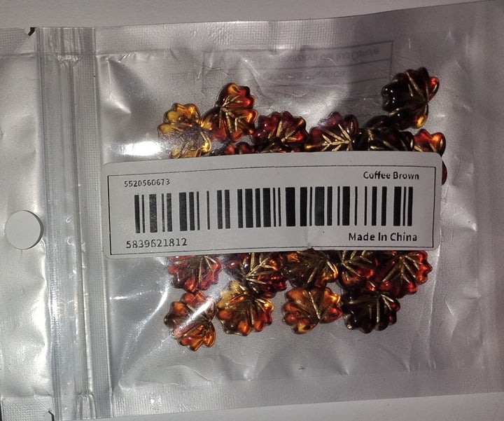 "New" 30 Retro Maple Leaf Beads                                               16